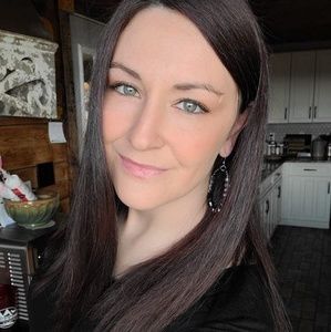 Meet your Posher, Naomi